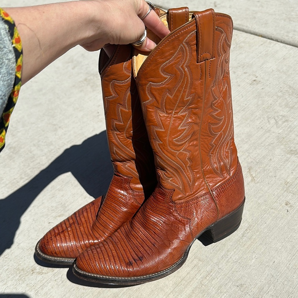 Men’s vintage leather cowboy boots